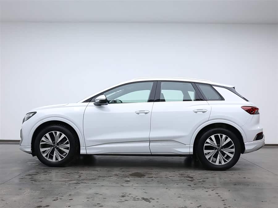 Audi Q4 e-tron 2024 immagine di auto #16