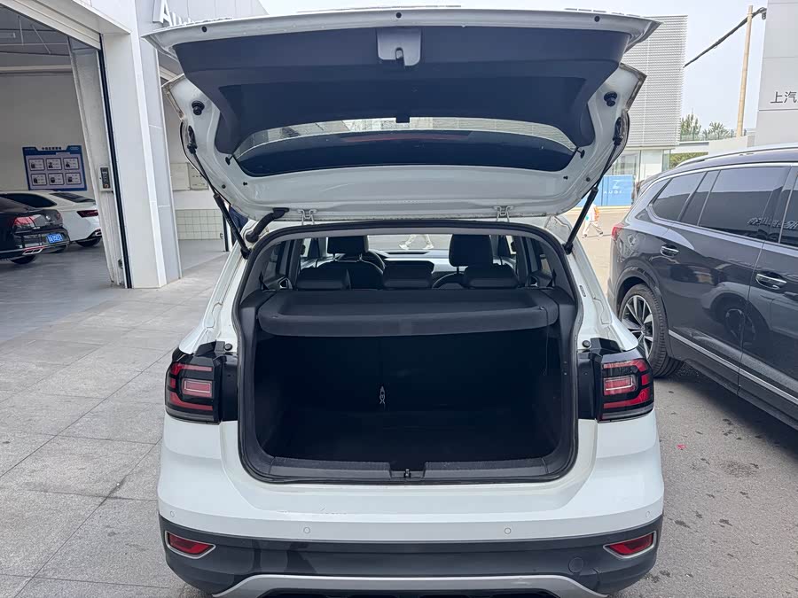 Volkswagen Tacqua 2023 car image #16