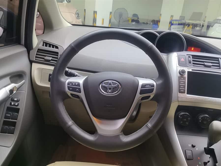 Toyota Reiz 2016 #16 Toyota Reiz 2016 car image #16