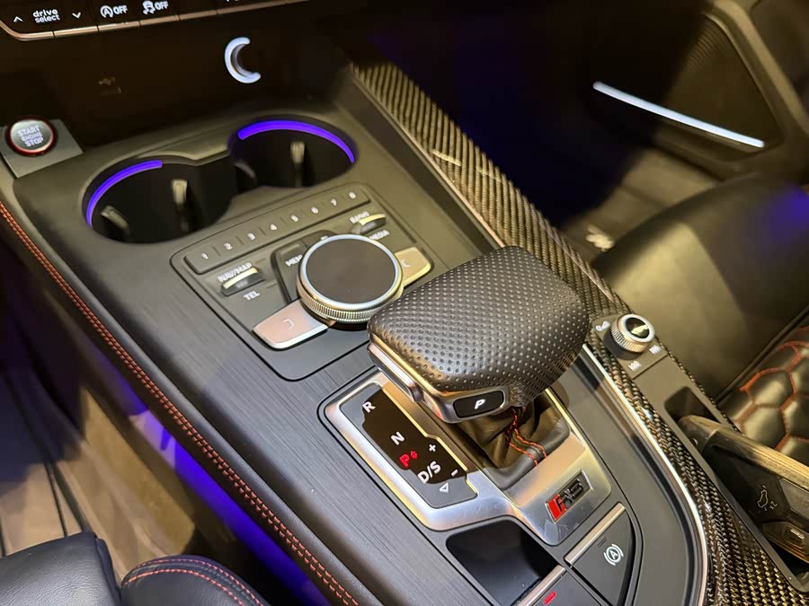 Audi RS 4 2020 car image #16