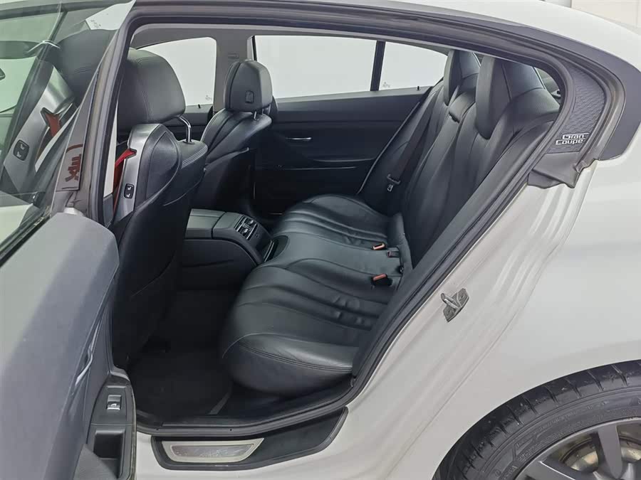 BMW 6 Series 2015 car image #16