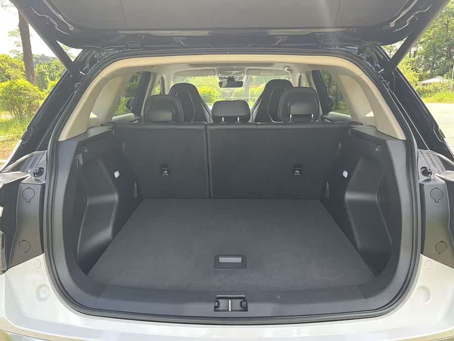 HongQi HS3 2023 car image #16