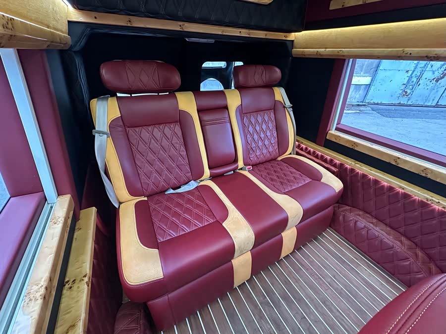 Ford E350 2016 car image #16