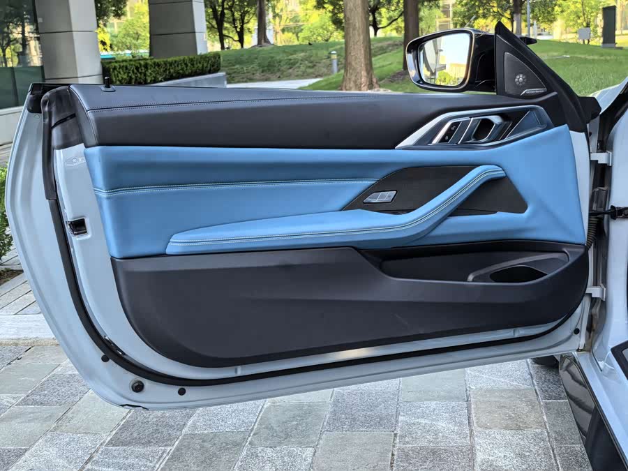 BMW M4 2022 car image #16