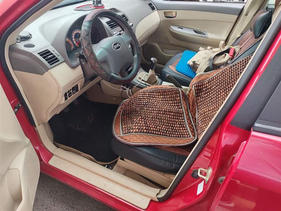 BYD L3 2013 immagine di auto #16