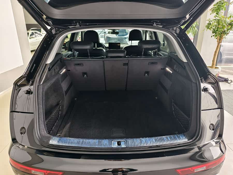 Audi Q5L 2024 car image #16