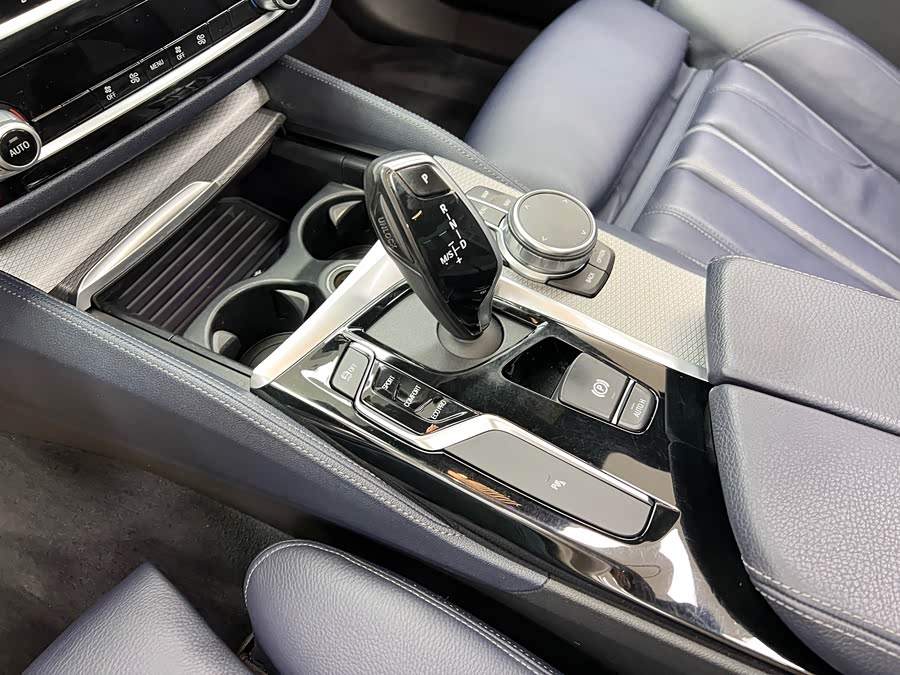 BMW 5 Series (Imported) 2019 #16 BMW 5 Series (Imported) 2019 car image #16