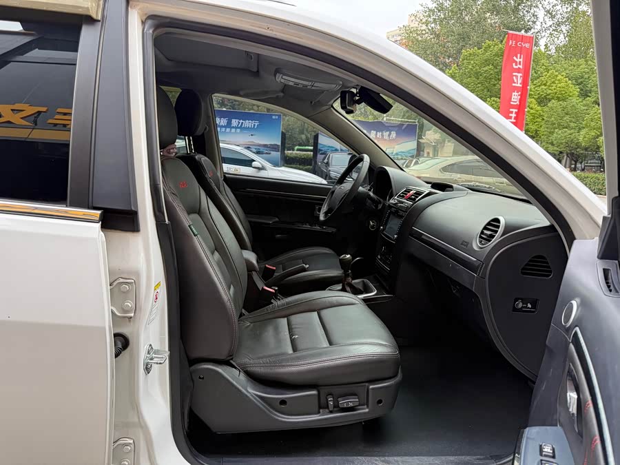 Haval H5 Class 2015 #16 Haval H5 Class 2015 car image #16