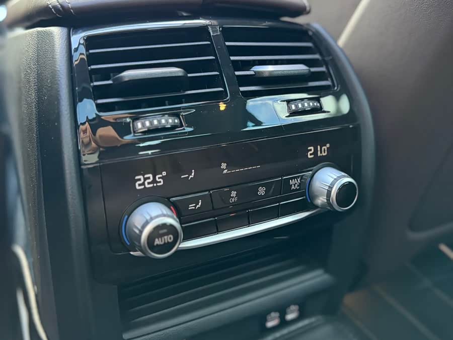 BMW 5 Series 2019 #16 BMW 5 Series 2019 car image #16