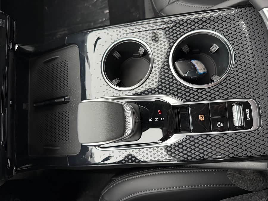 HongQi HS3 PHEV 2025 #16 HongQi HS3 PHEV 2025 car image #16