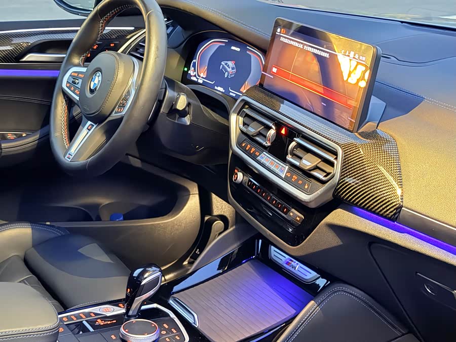 BMW X4 M40i 2024 car image #16