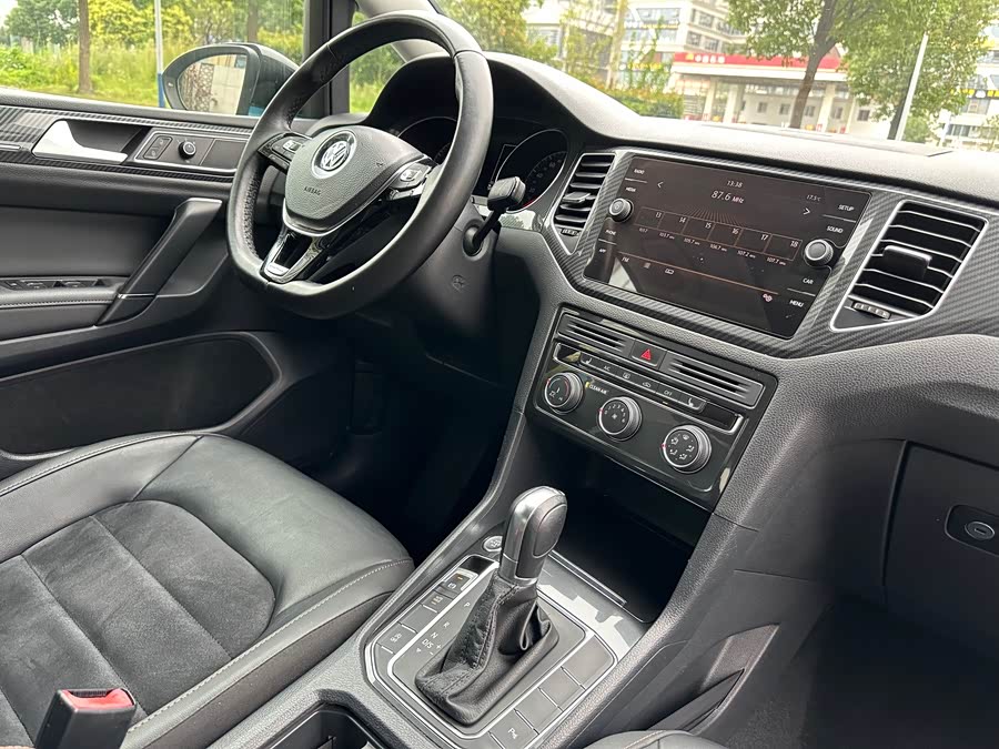 Volkswagen Golf Sportsvan 2018 #16 Volkswagen Golf Sportsvan 2018 car image #16