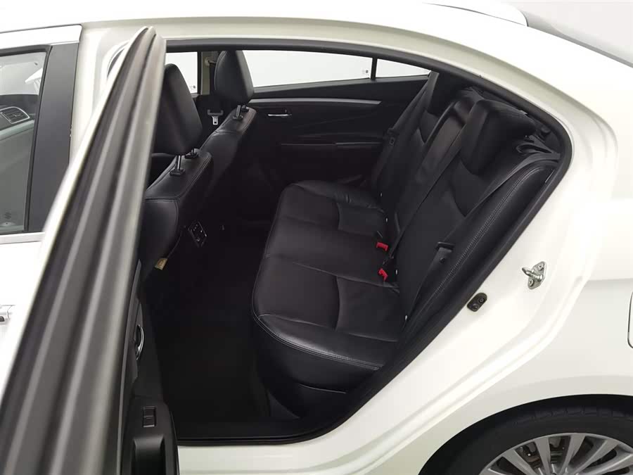 铃木 启悦 2015 汽车图片 #16