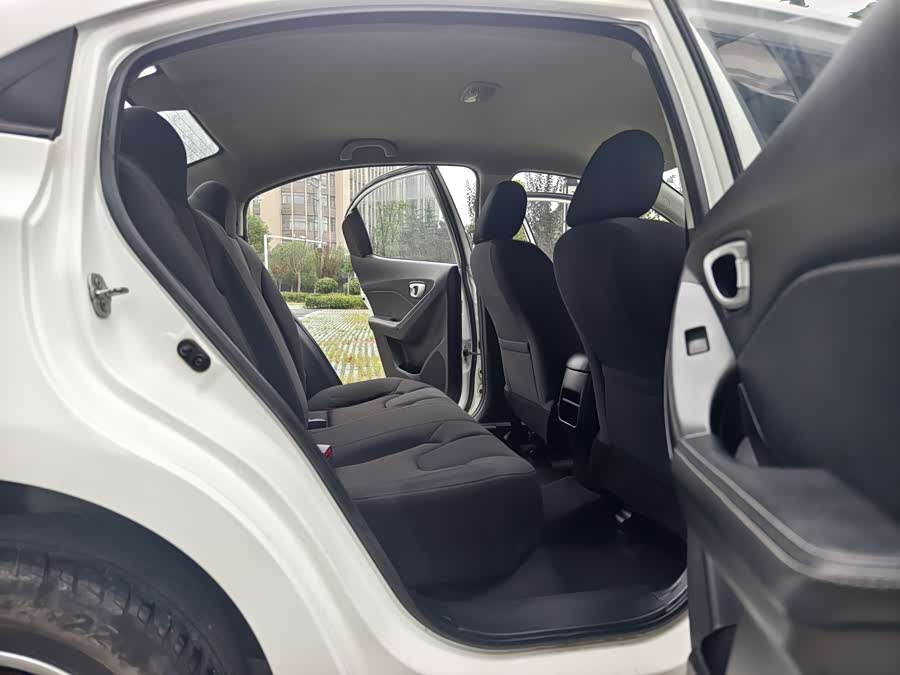 GAC Trumpchi GA3 2014 car image #16