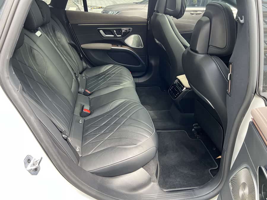 Mercedes-Benz EQS Class 2023 car image #16