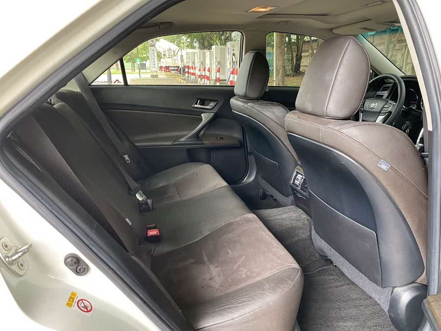 Toyota Reiz 2015 صورة سيارة #16