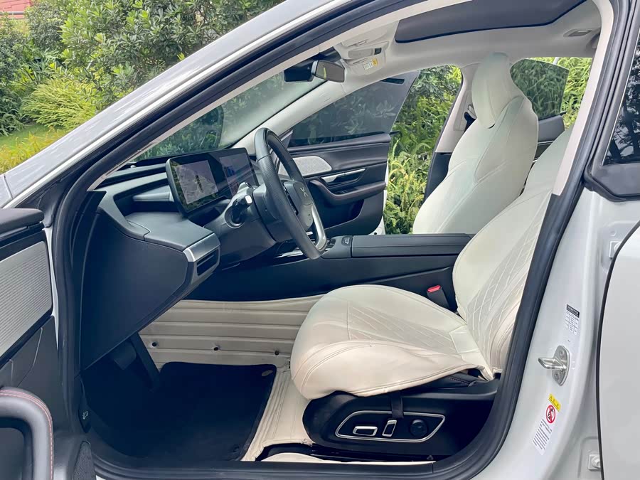 小鹏 小鹏P7 2022 汽车图片 #16