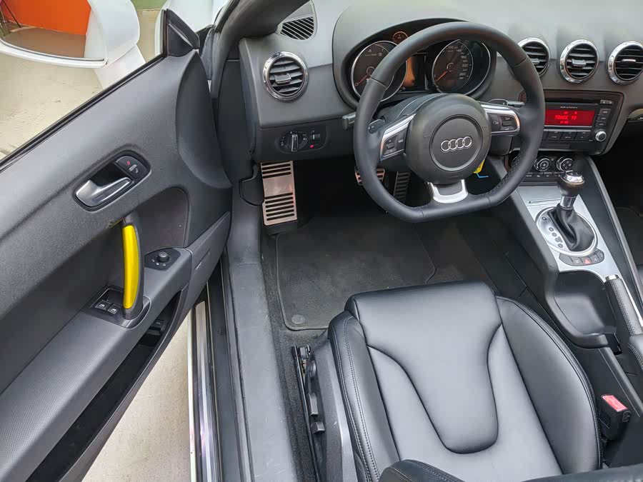 Audi TT 2009 #16 Audi TT 2009 car image #16