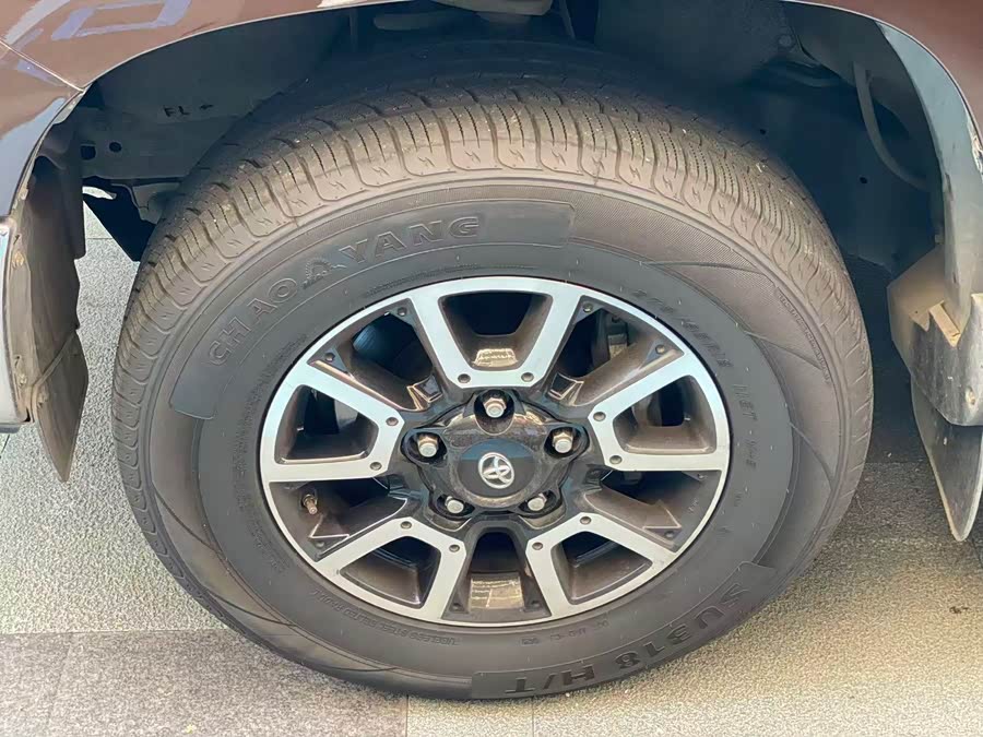 Toyota Tundra 2015 immagine di auto #16