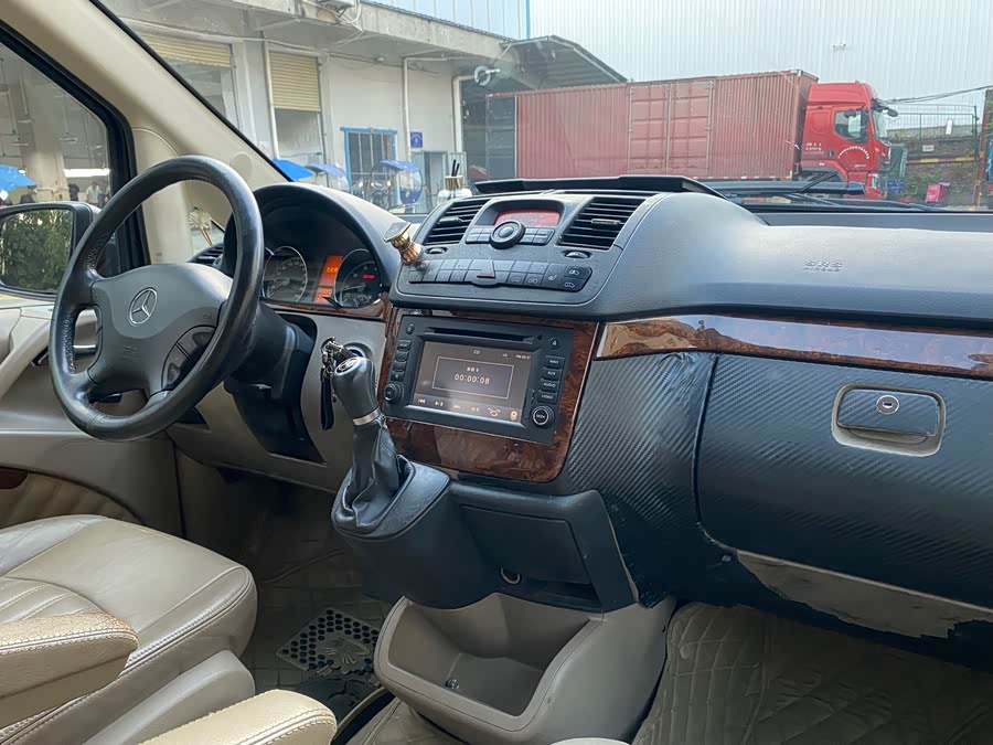 奔驰 唯雅诺 2012 汽车图片 #16