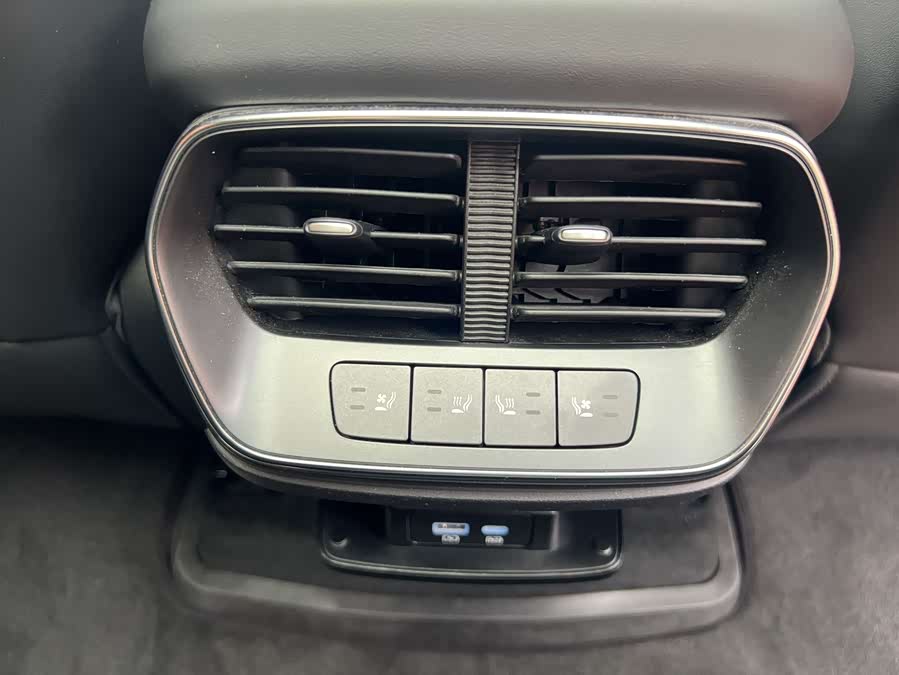 BYD Sea Lion 07 EV 2024 car image #16