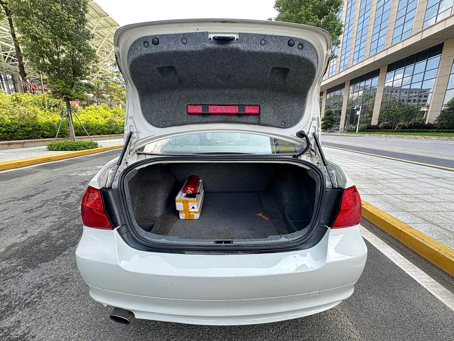 BMW 3 Series (Imported) 2012 изображение автомобиля #16