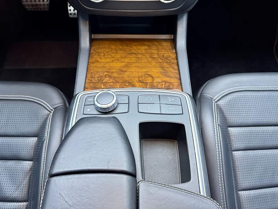 Mercedes-Benz M AMG 2012 صورة سيارة #16