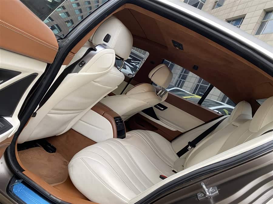 BMW 6 Series 2012 car image #16