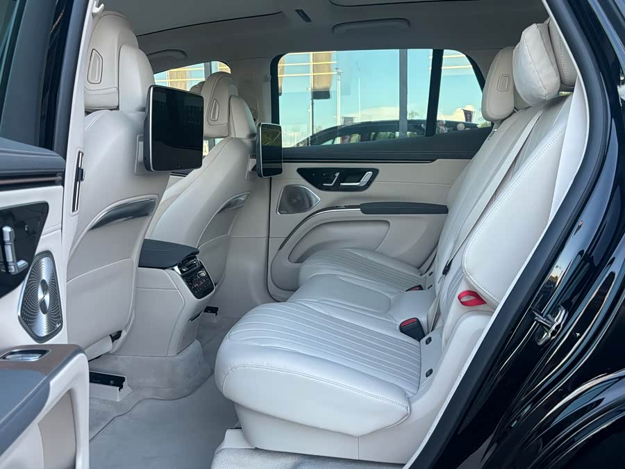 Mercedes-Benz EQS SUV 2025 car image #16