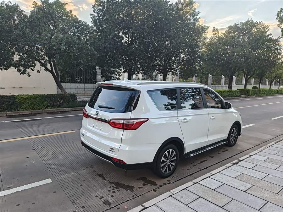 Changan Linmax 2018 car image #16