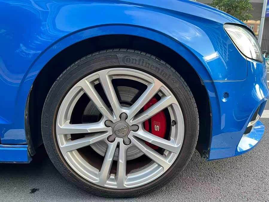 Audi S3 2018 car image #16