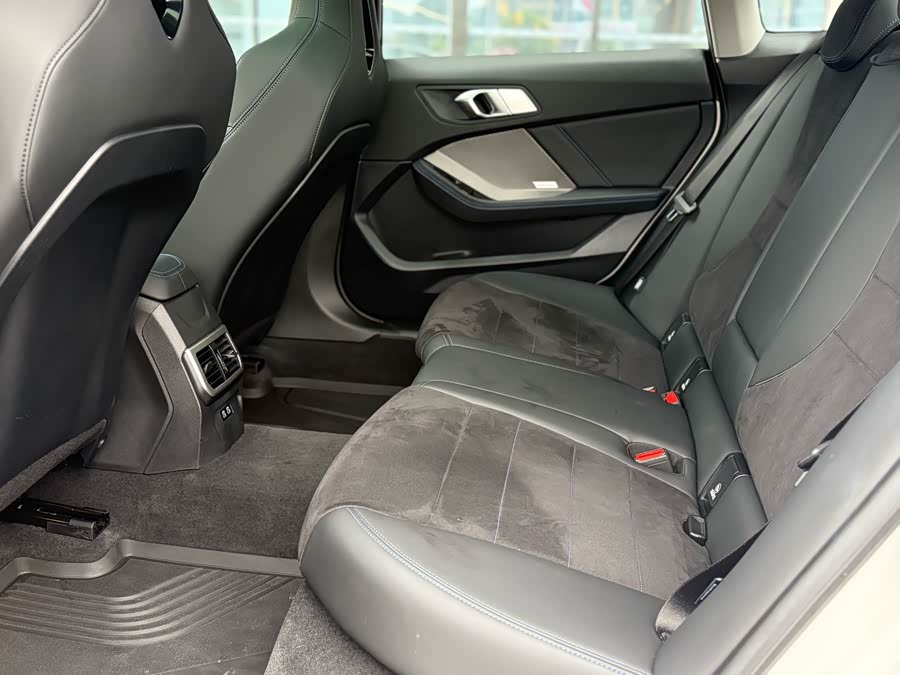 BMW 2 Series 2025 car image #16