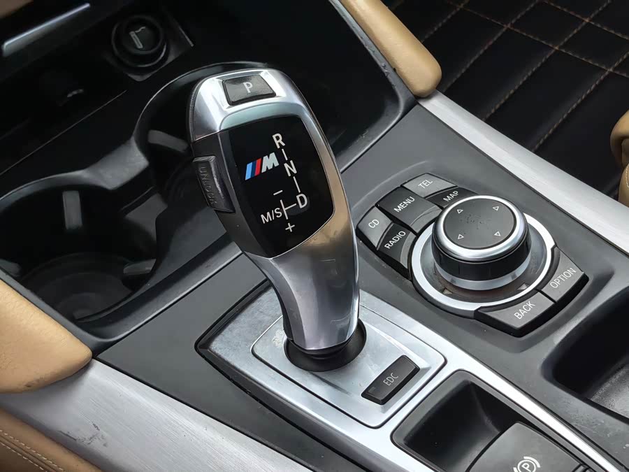 BMW X6 M 2011 car image #16