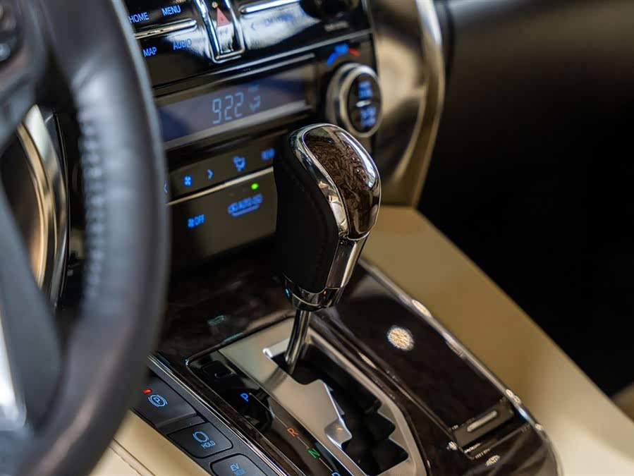 丰田 威尔法 2023 汽车图片 #16