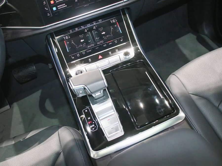 Audi Q8 2023 #16 Audi Q8 2023 car image #16