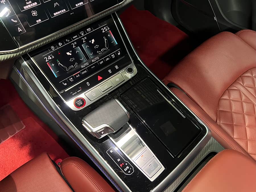 Audi SQ7 2024 car image #16