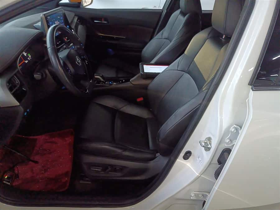 Toyota C-HR EV 2020 immagine di auto #16