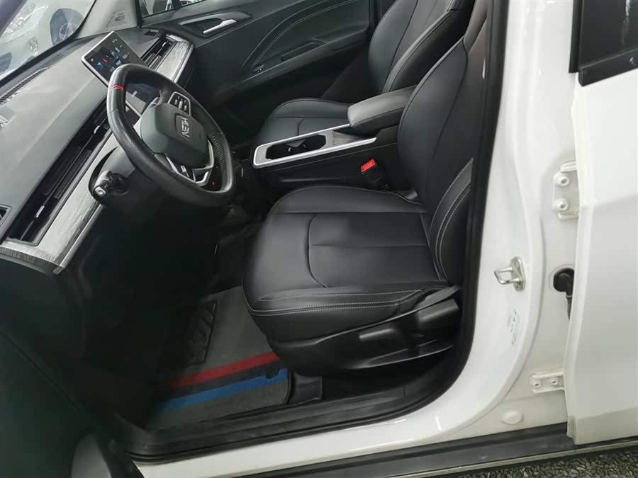 哪吒汽车 哪吒AYA 2024 汽车图片 #16