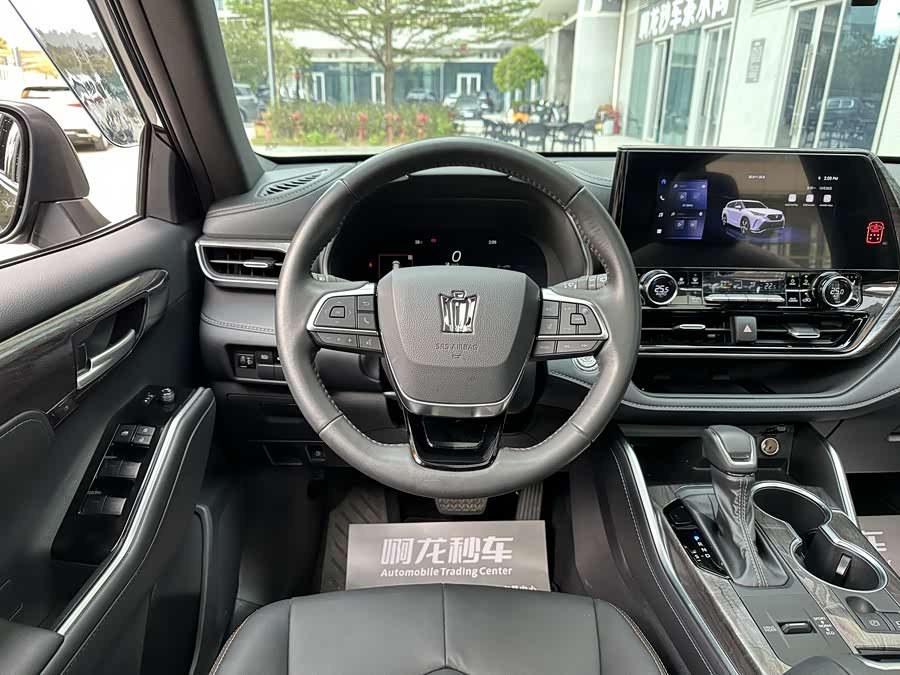 Toyota Crown Kluger 2025 car image #16