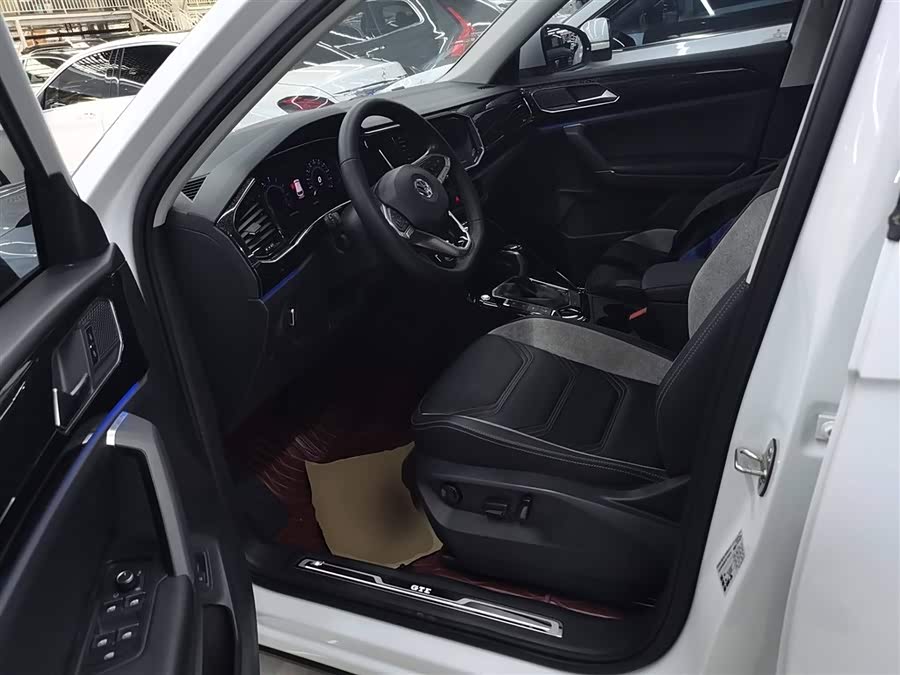 Volkswagen Tayron GTE 2020 car image #16