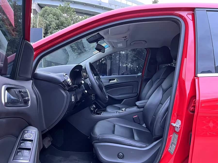 Mercedes-Benz B Class 2013 car image #16