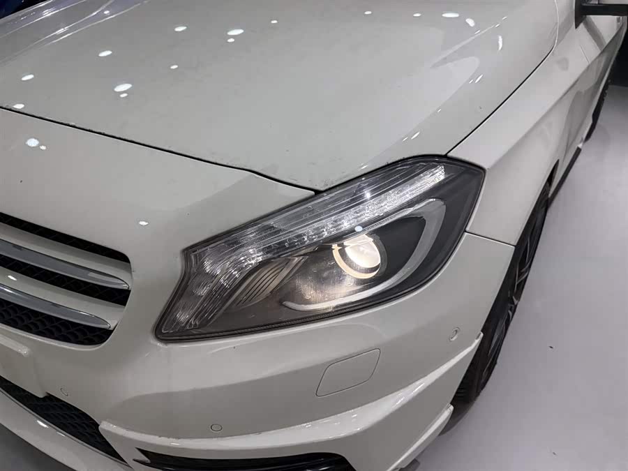 Mercedes-Benz A Class (Imported) 2015 car image #16