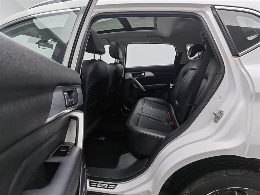 Haval H2 2017 car image #16