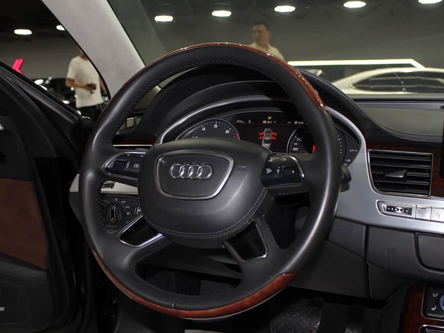 Audi A8 2013 imagen de coche #16