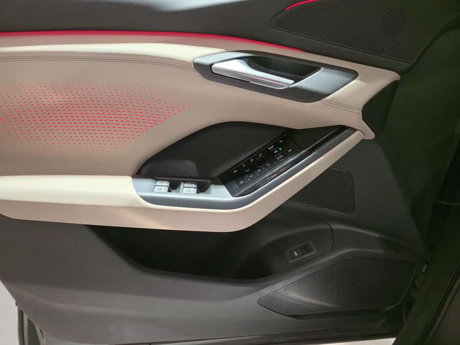 Audi Q6L e-tron 2025 صورة سيارة #16