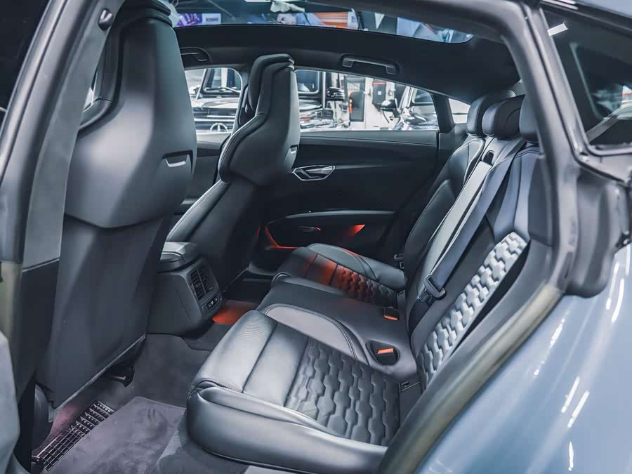 Audi RS e-tron GT 2023 car image #16