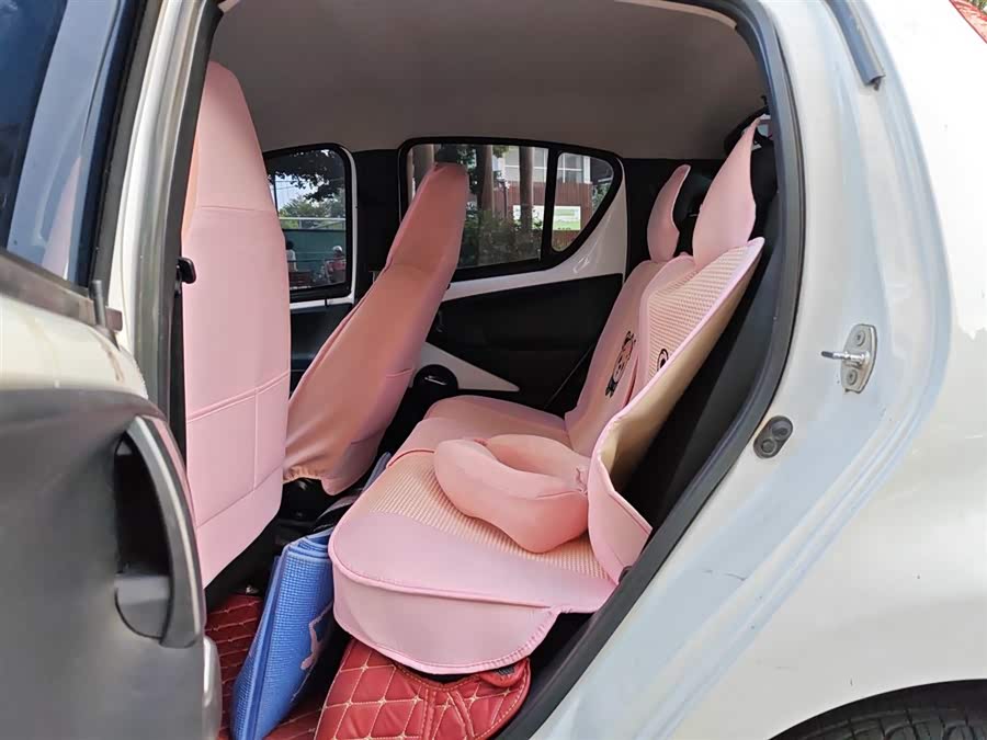 BYD e1 2020 car image #16