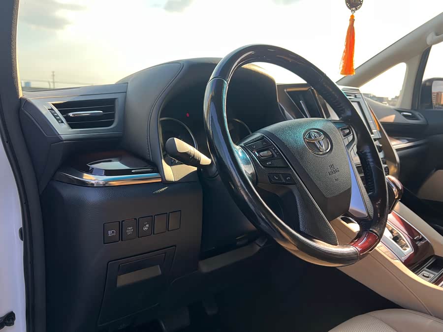 丰田 埃尔法 2017 汽车图片 #16