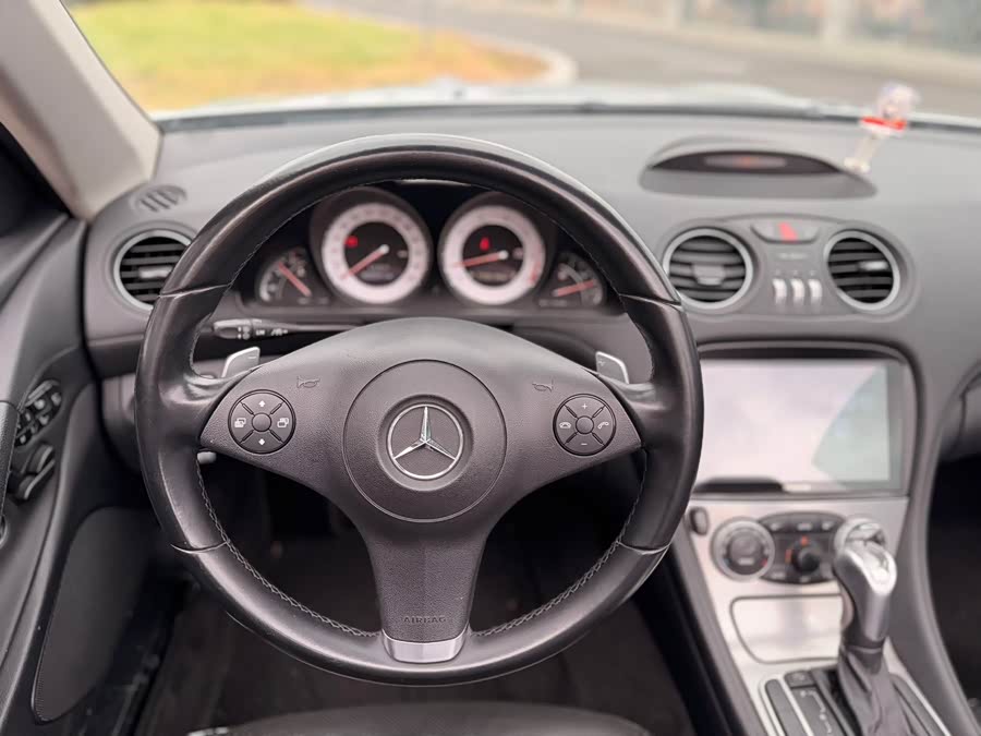 Mercedes-Benz SL Class 2012 car image #16