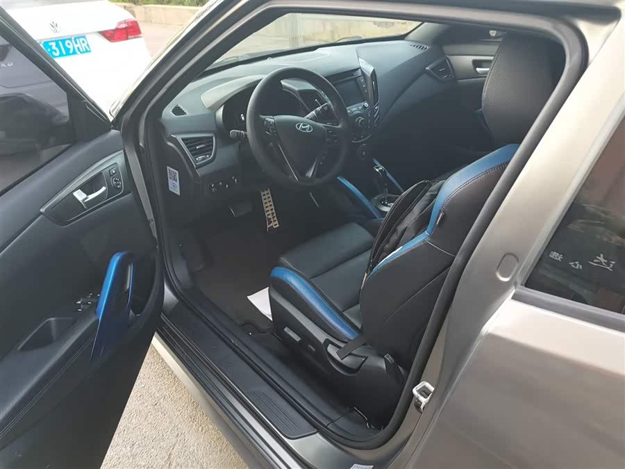 Hyundai Veloster 2015 #16 Hyundai Veloster 2015 car image #16